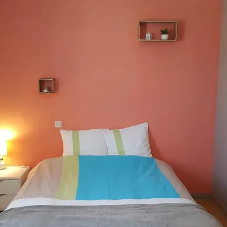 Chambres Dans Avec Piscine 3min De Проживание в семье *